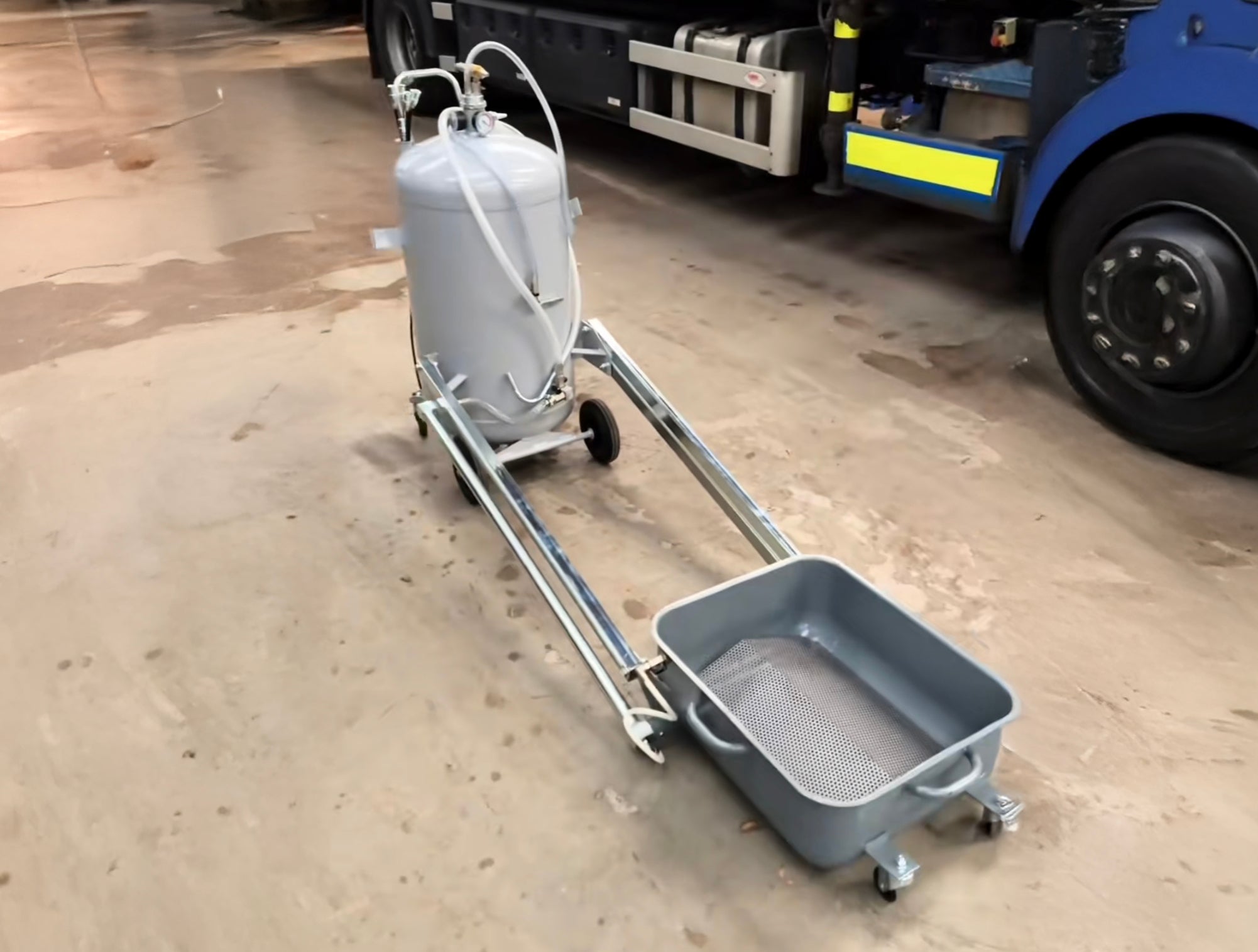 Captain Jack Puts the Sykes Pickavant 120L Oil Extractor to the Test